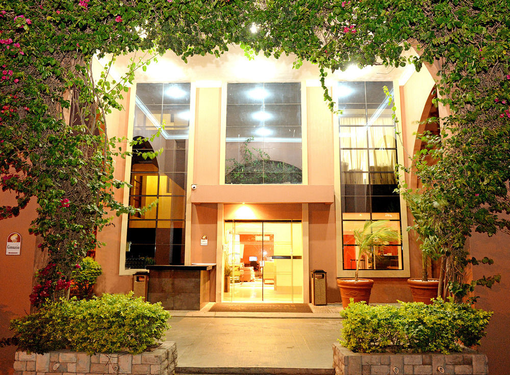 Buganvillas Hotel Suites Santa Cruz de La Sierra Exterior foto